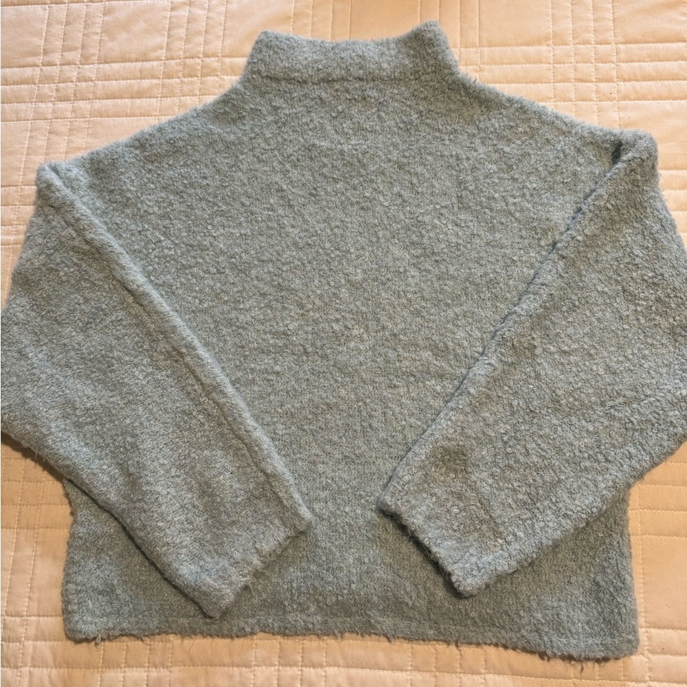 Abercrombie and Fitch sweater like new​​​ - Picture 3 of 3